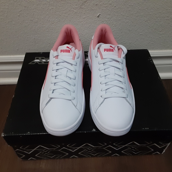 Puma - Picture 2 of 4